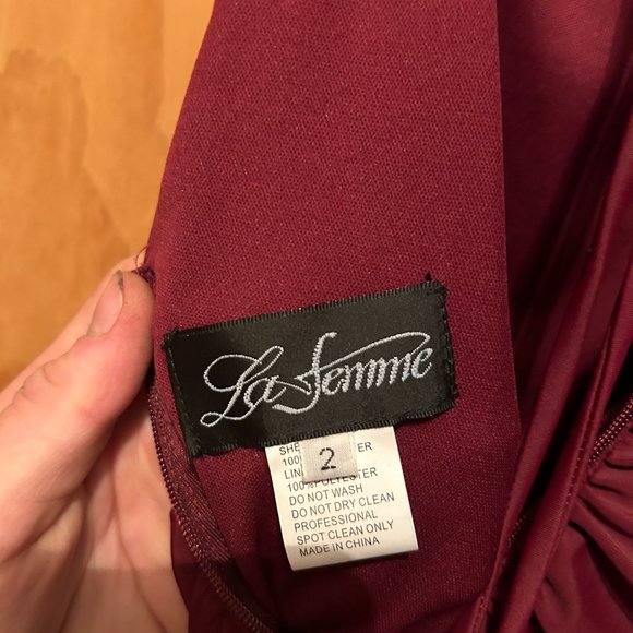 La Femme gown dark berry size 2 NWT - Picture 4 of 9